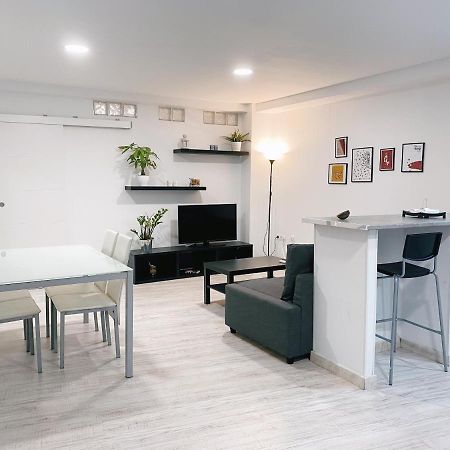 Gmc Turistics - Great Apartment For Groups & Families มาลากา ภายนอก รูปภาพ
