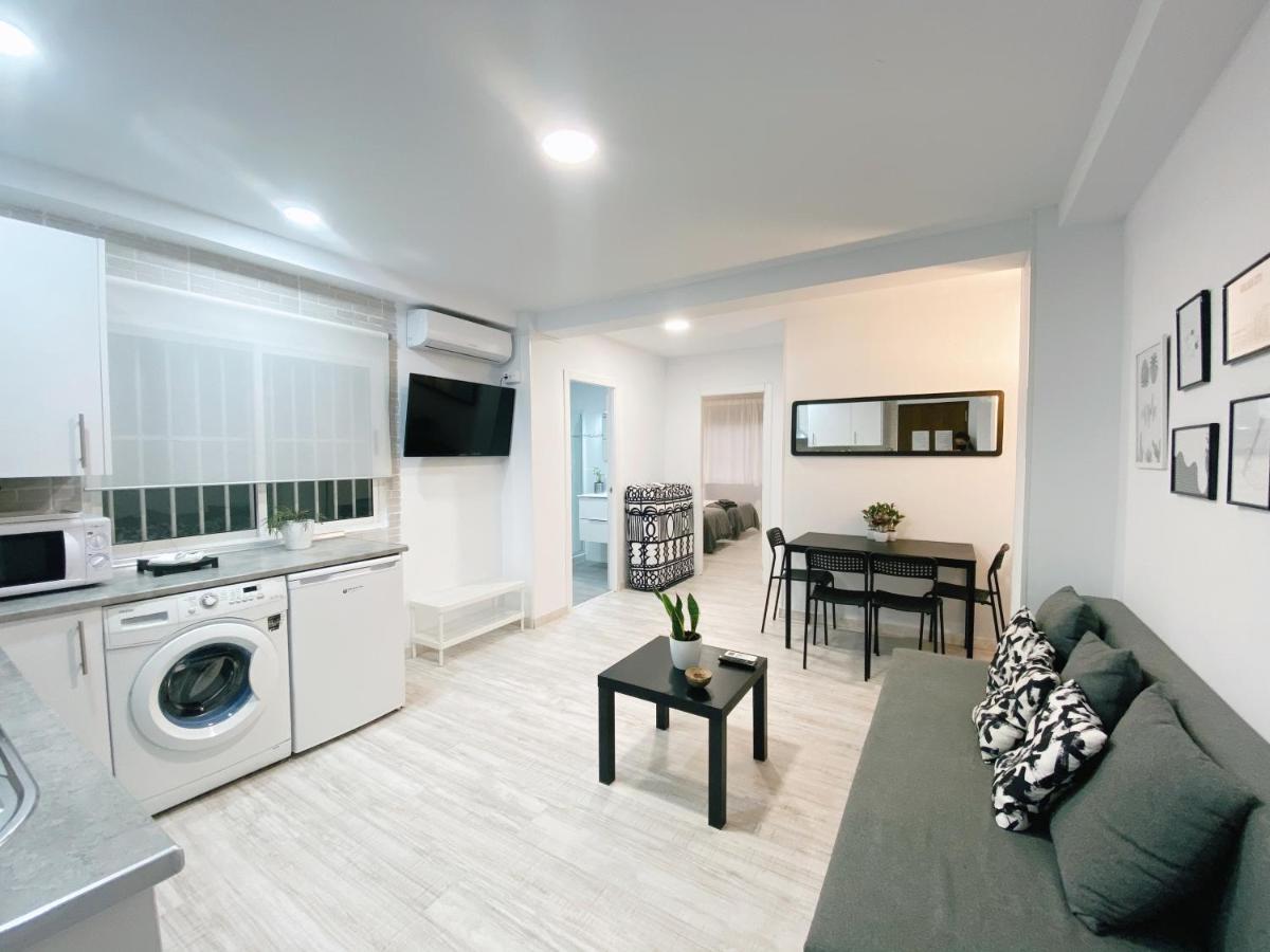 Gmc Turistics - Great Apartment For Groups & Families มาลากา ภายนอก รูปภาพ