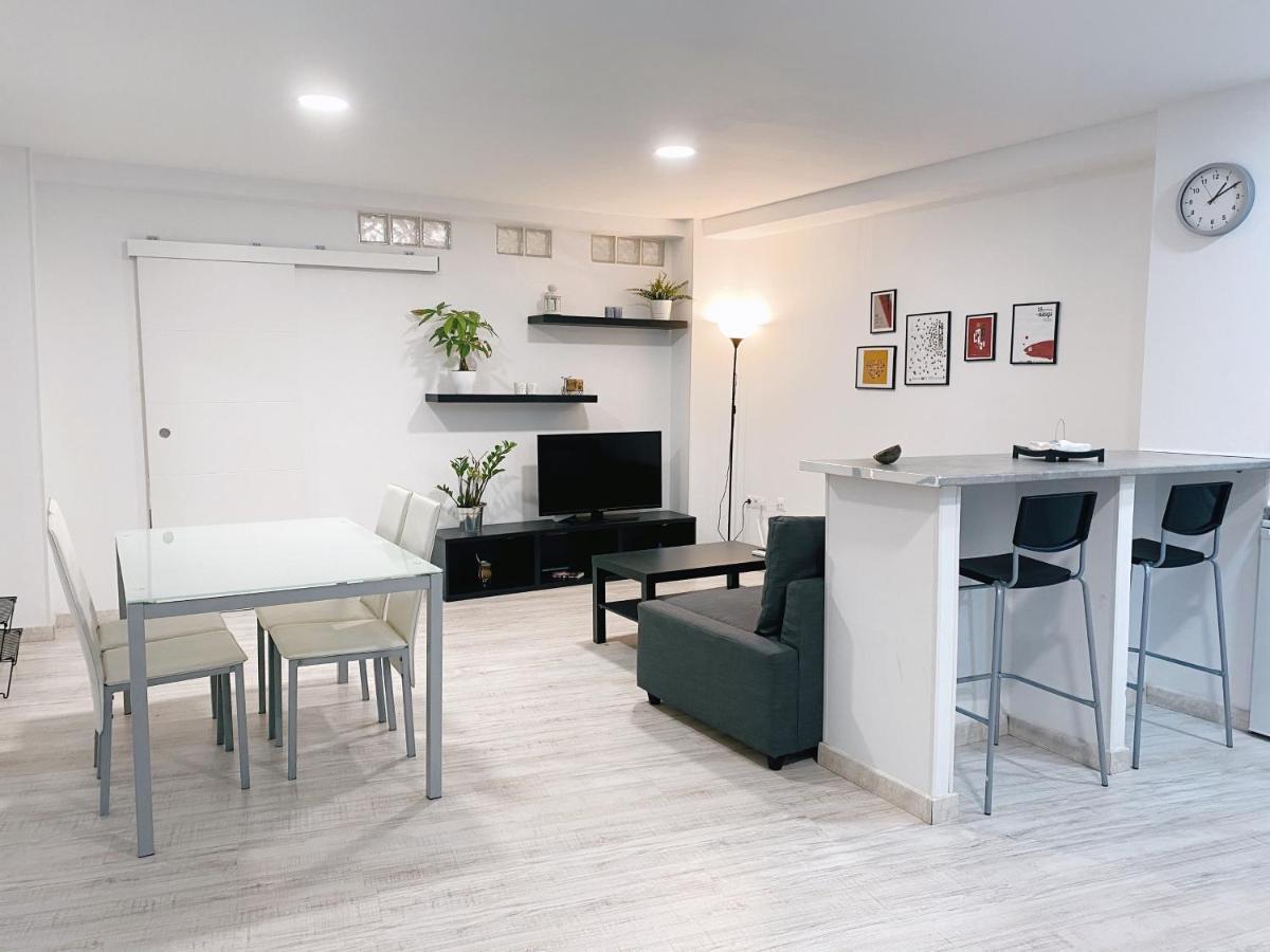 Gmc Turistics - Great Apartment For Groups & Families มาลากา ภายนอก รูปภาพ