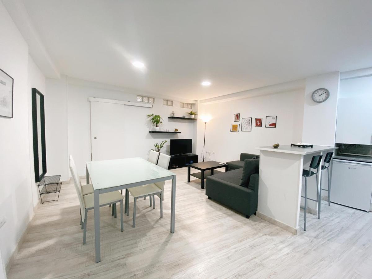 Gmc Turistics - Great Apartment For Groups & Families มาลากา ภายนอก รูปภาพ
