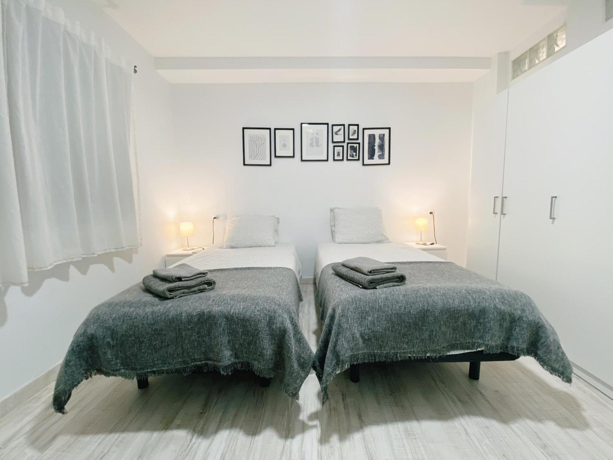 Gmc Turistics - Great Apartment For Groups & Families มาลากา ภายนอก รูปภาพ