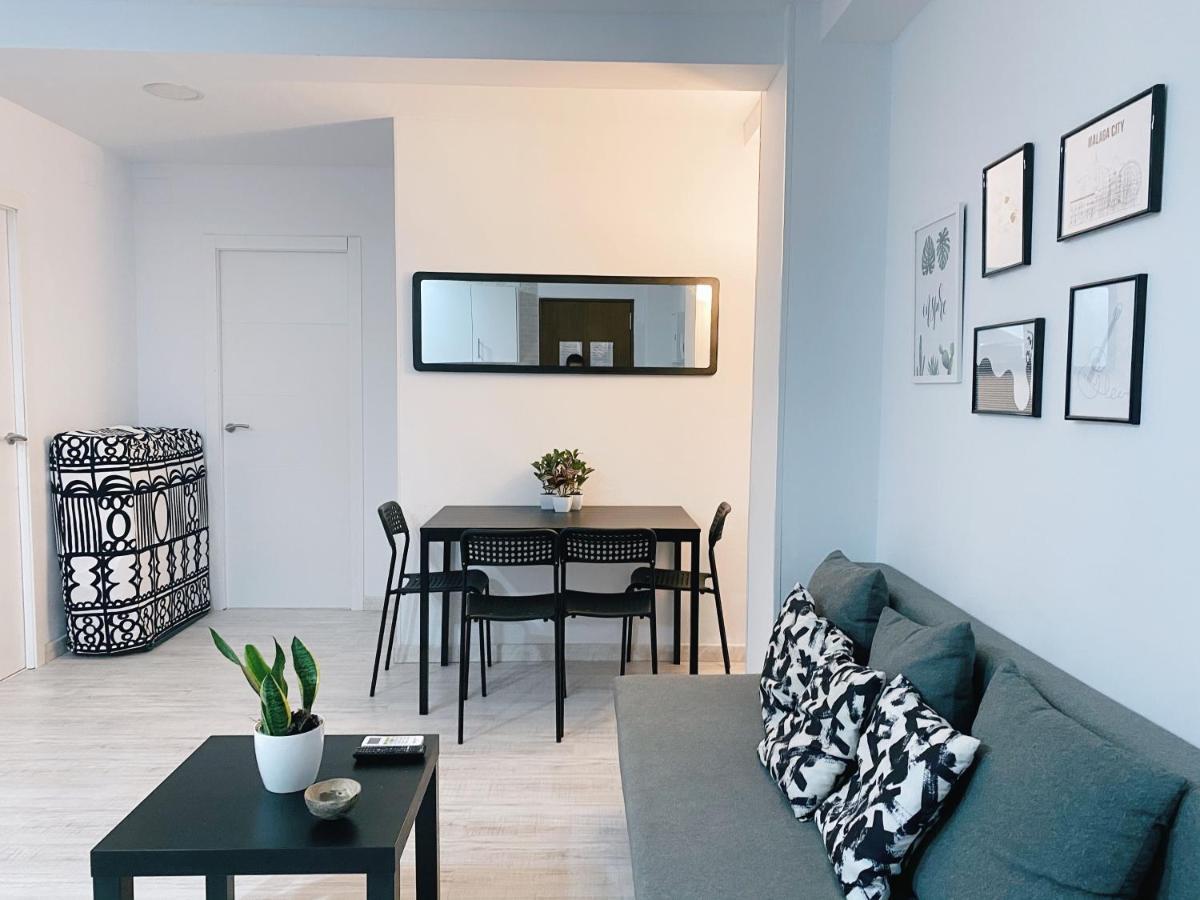 Gmc Turistics - Great Apartment For Groups & Families มาลากา ภายนอก รูปภาพ