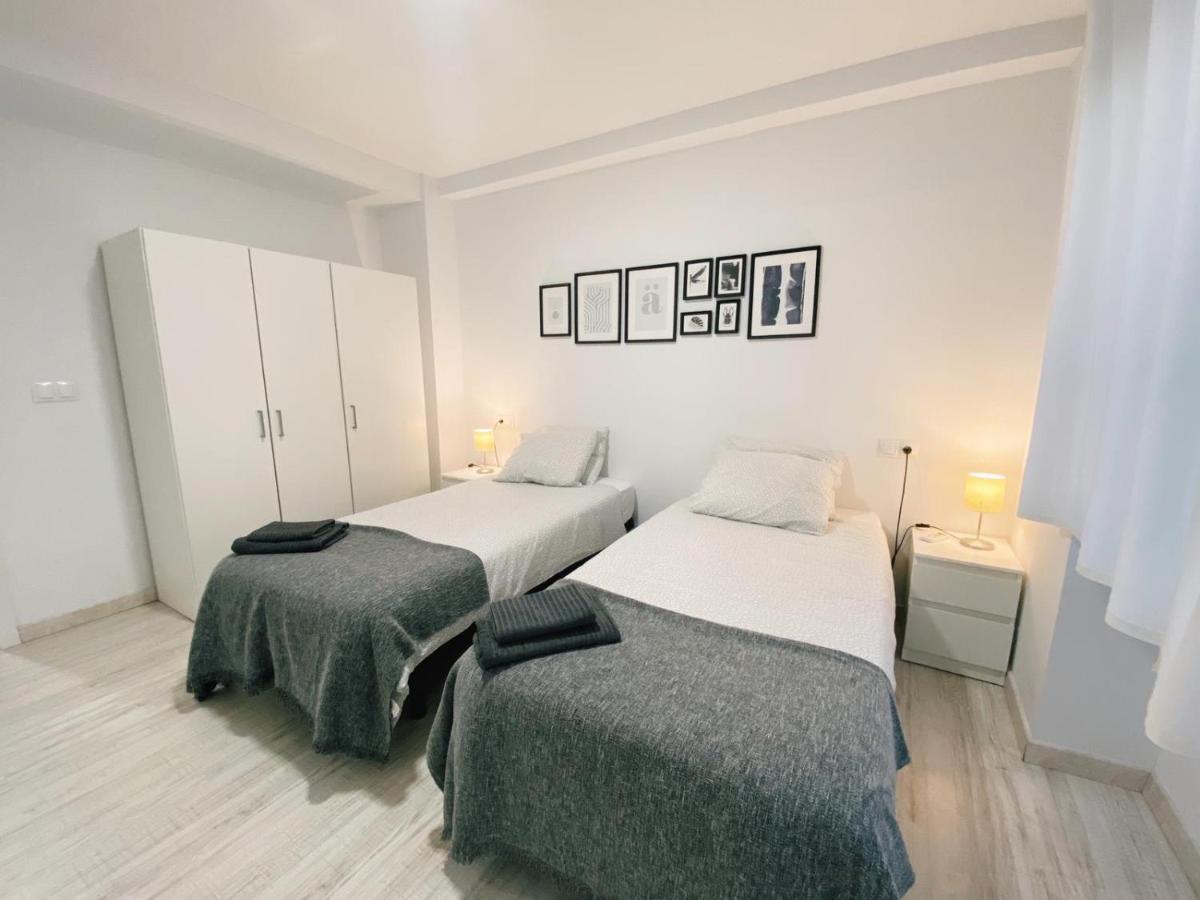 Gmc Turistics - Great Apartment For Groups & Families มาลากา ภายนอก รูปภาพ