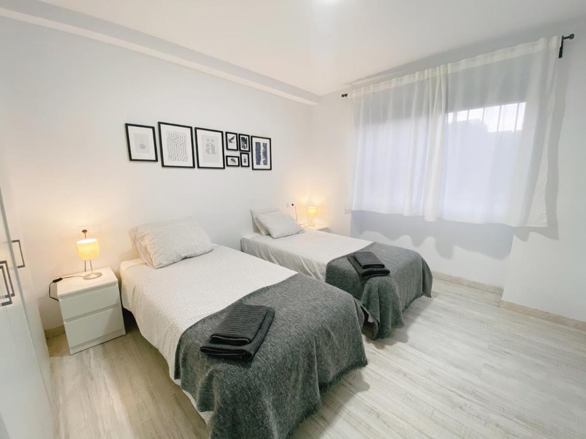 Gmc Turistics - Great Apartment For Groups & Families มาลากา ภายนอก รูปภาพ